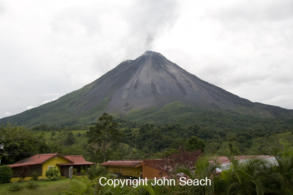 arenal volcano