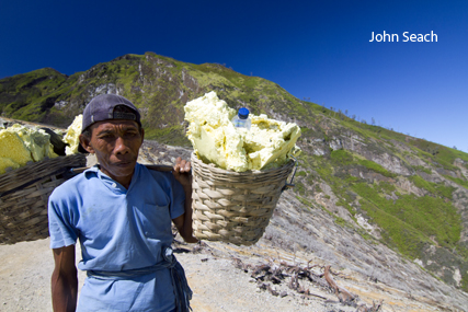 ijen sulphur mining