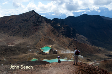 Tongariro crossing, new zealand